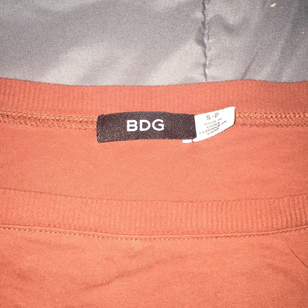 basic tshirt - Picture 3 of 3